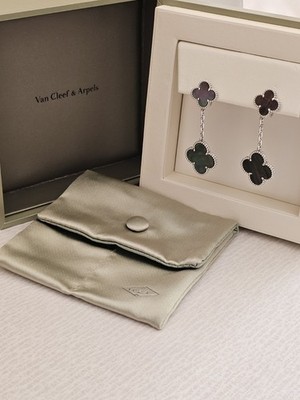 VAN CLEEF & ARPELS Magic Alhambra Earring White Gold GREY Mother of Pearl 2 Mot 
