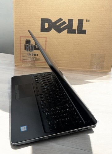 Dell Precision 7520 Laptop 15.6" i7-6820HQ 32GB RAM 512GB SSD Nvidia GM206GLM - Picture 4 of 9