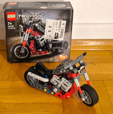 Lego Technic Set 42132 Chopper Motorcycle 2in1 - Complete