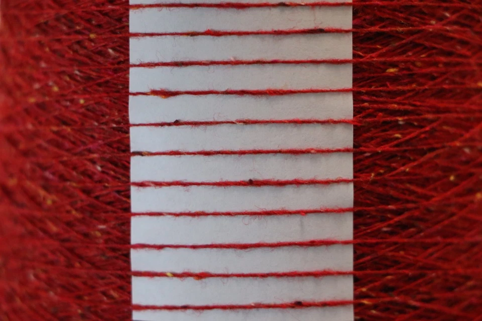 K03 (60€/kg) 250g RAINBOW KONFEKT SEIDE / SCHURWOLLE ORIENTROT (15) Zwirn Noppen - Bild 3 von 3