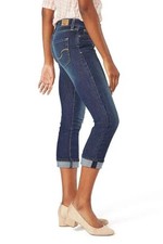 Signature by Levi Strauss Women's Modern Capri Size 14