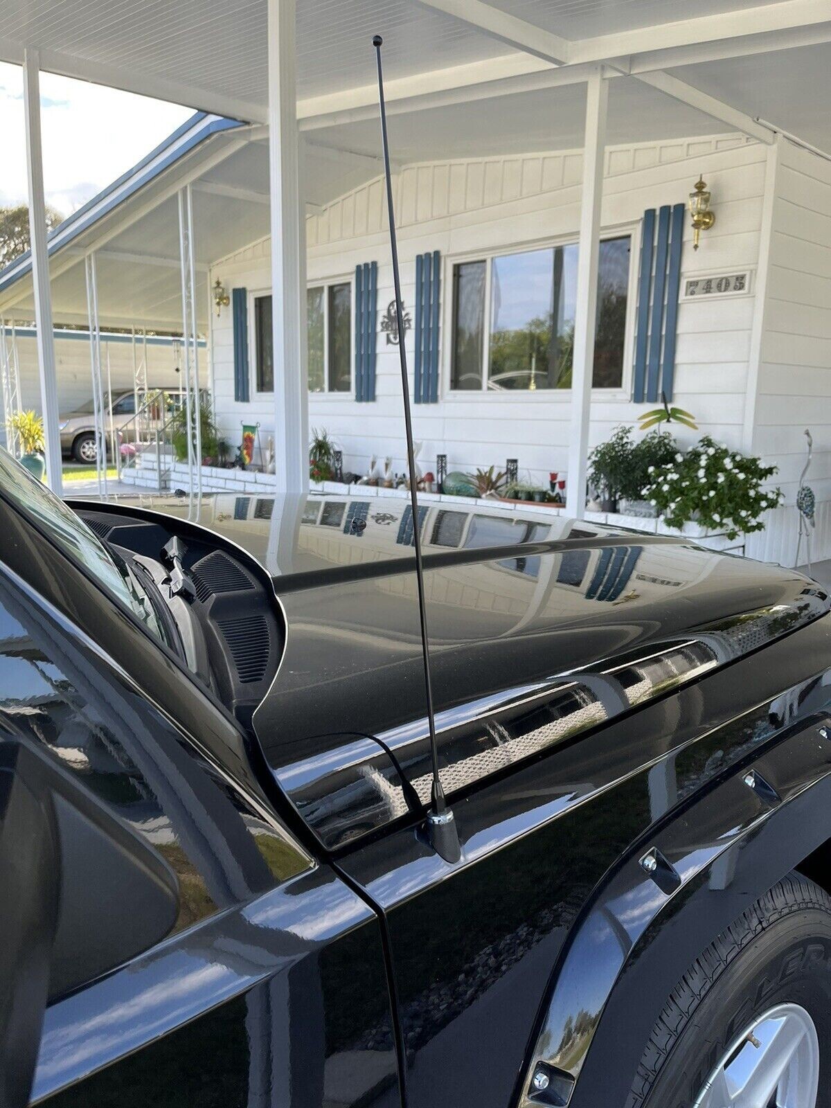 Chevy Silverado Antenna 4-Inch Short Black Aluminum Antenna Mast For Chevy Silverado 2006-2025 - AM/FM, Easy No-Tool Installation Aluminum Whip Antennas Antennas