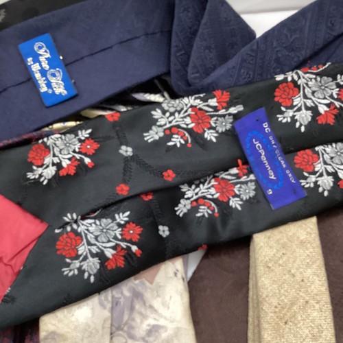 Lot of 16 Ties Retro Norm Core Groovy Tie ALL w Stains &or Flaws AS IS for Craft - Picture 6 of 11