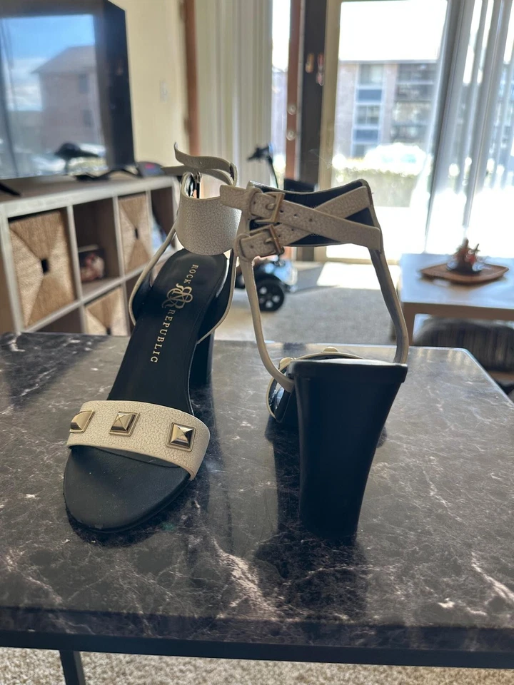 Сандалии на каблуке с заклепками белые Rock & Republic, размер 8 - Изображение 4 из 4