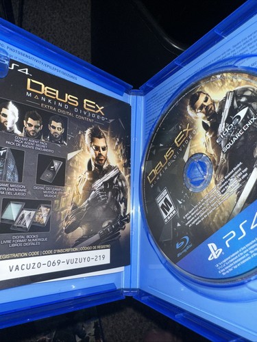 Deus Ex: Mankind Divided - Edizione Day One (PlayStation 4) - Foto 3 di 3
