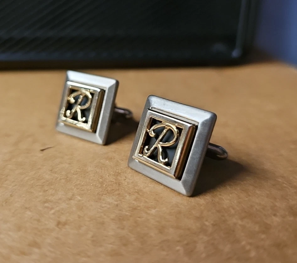 Gemelos Swank vintage dorado plateado y negro con inicial "R" Foto 3 de 4