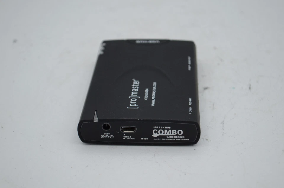 Lector de Tarjetas Universal Todo en Uno ProMaster - USB 2.0 (N), (Modelo 3484) Foto 4 de 4