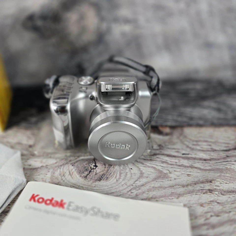 Kodak EasyShare Z612 6.1MP Digital Camera - Silver No Battery Untested  - Image 3 of 4