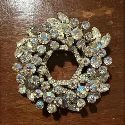 Vintage D&E Juliana wreath brooch