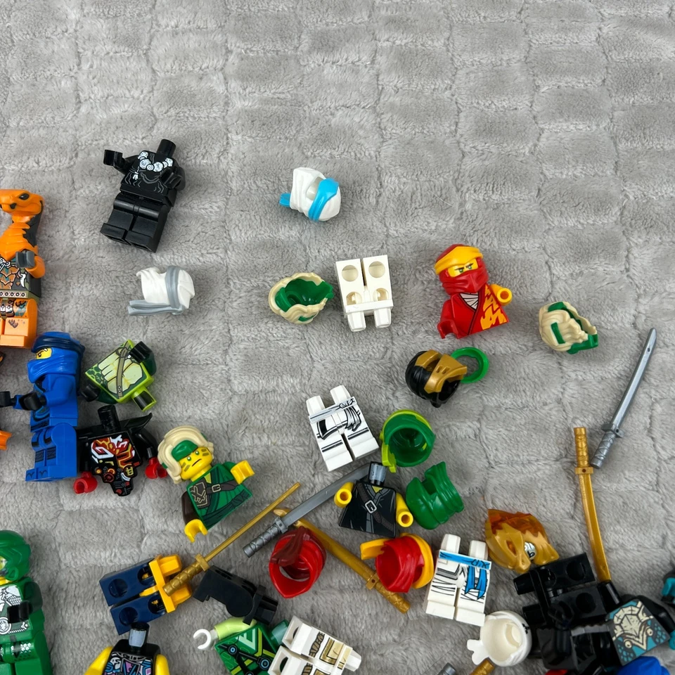 Authentic LEGO Minifigure Lot of Ninjago Figures and Accessories - Image 4 of 4