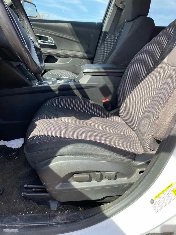 Alternador usado compatible con: Chevrolet Equinox 2010 2,4 grado A Foto 2 de 4