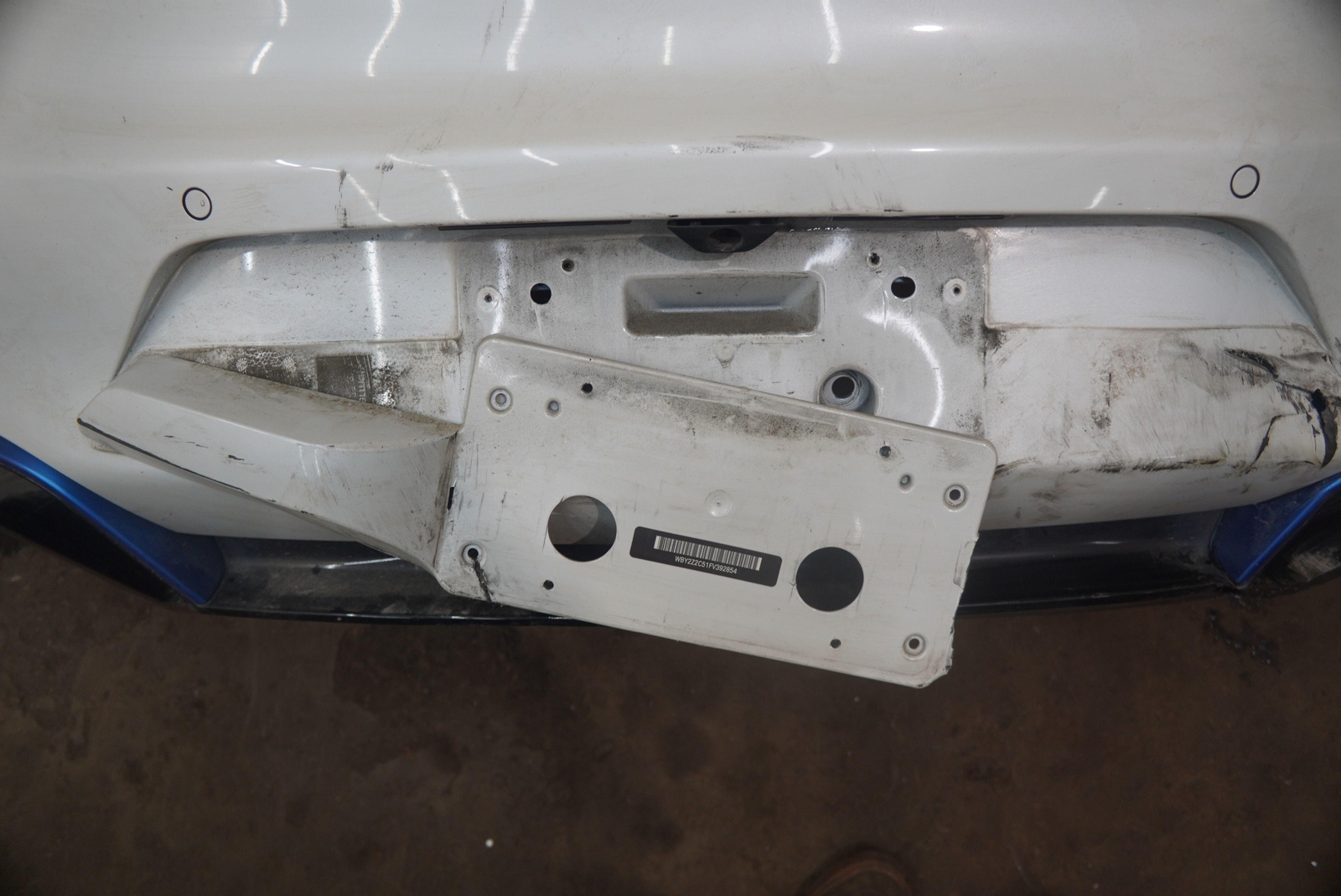 Rear Park Assist Bumper Cover Assembly 51127394634 OEM BMW i8 2014-20 *Note*