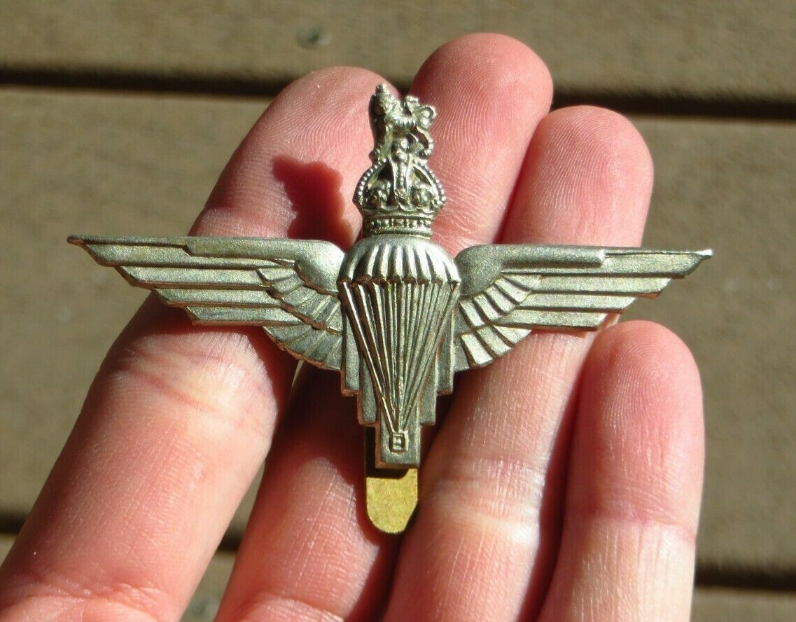 British Army Military Royal Paratrooper Airborne Regiment Badge