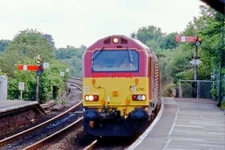 PHOTO  CLASS 67 LOCO NO 67015 ST ERTH JULY 2002