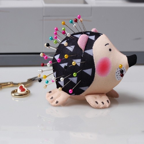 Comfortable Hedgehog Needle Insert Cute Design Soft and Quality Cotton - Picture 8 of 10