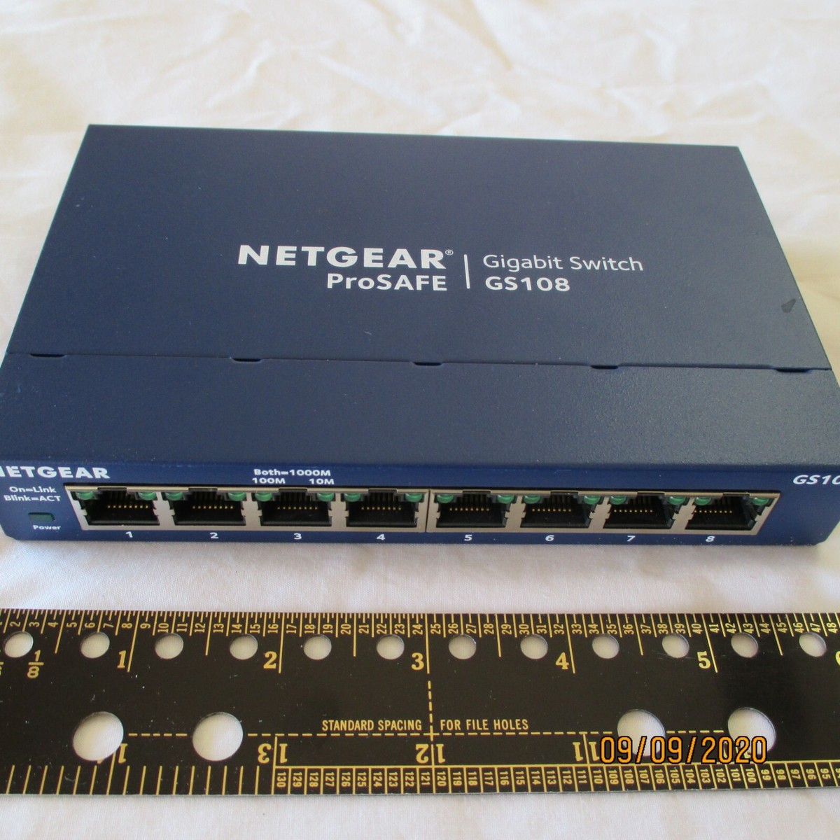 NETGEAR Pro SAFE Gigabit Switch GS108 Ether Switch GS108 v4
