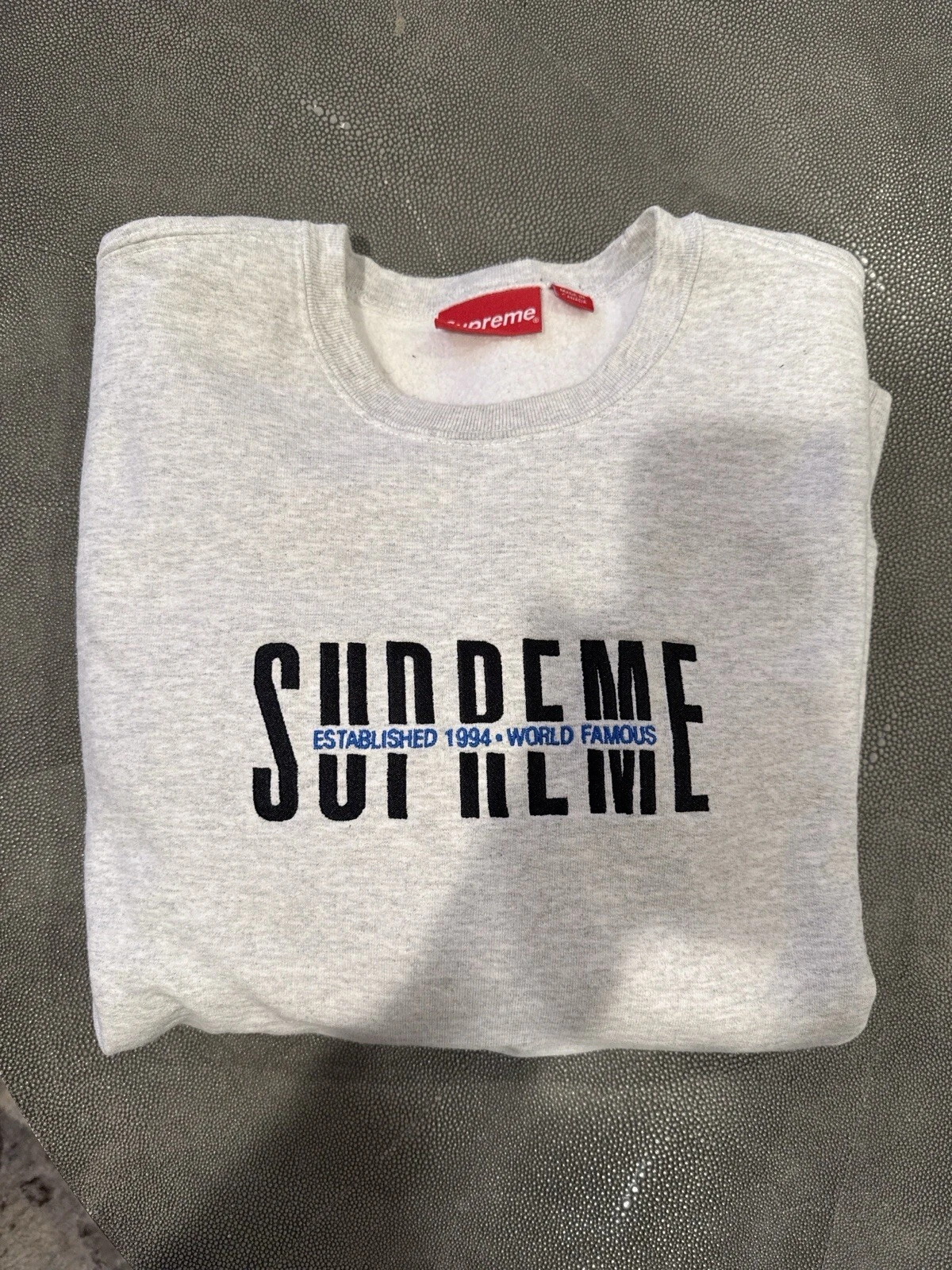 Col rond Supreme World Famous gris cendre moyen FW18