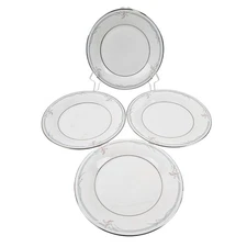 Royal Doulton Carnation H5084 4 Bread And Butter Plates Fine Bone China 1982