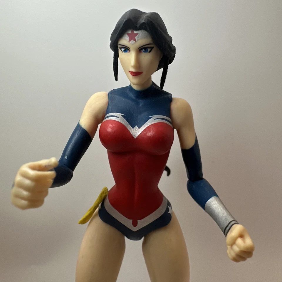 Figura de película animada de guerra de la Liga de la Justicia de Wonder Woman de DC Collectibles #4 Foto 2 de 4