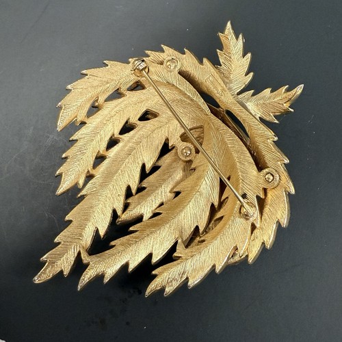 1960s Crown Trifari Statement Brushed GoldTone Palm Leaf Thistle Cocktail Brooch - Picture 8 of 9