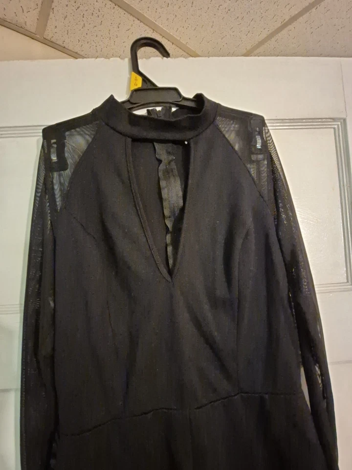 Traje de mameluco negro de una pieza Charlotte Russe Foto 2 de 4