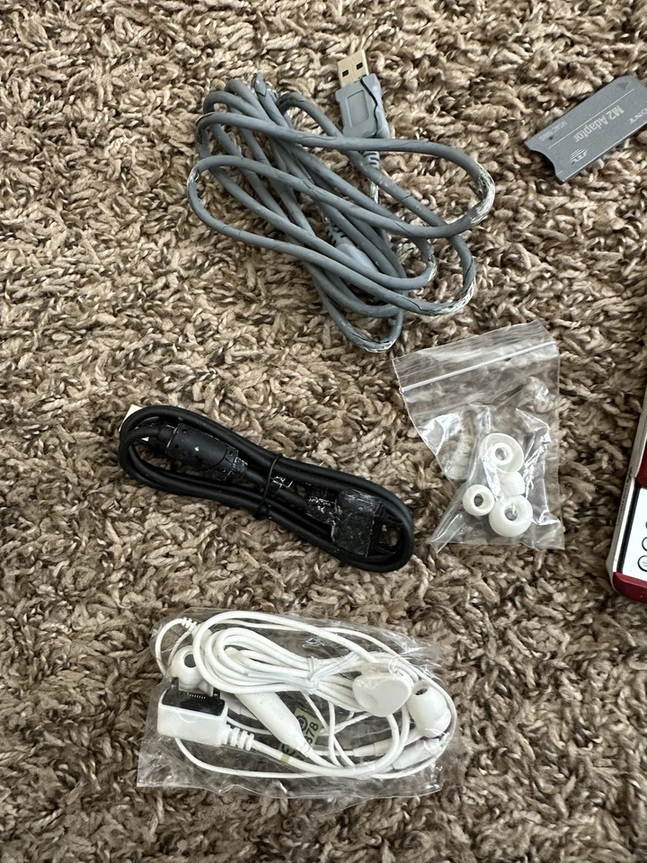 Teléfono Celular Retro Rojo Metálico Sony Ericsson Walkman W580i 2G Ver Descripción Foto 3 de 4