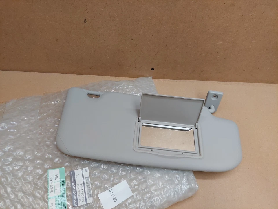 Parasol delantero derecho renault kadjar mk1 2015-2019 964004ea0c genuino NUEVO Foto 2 de 4