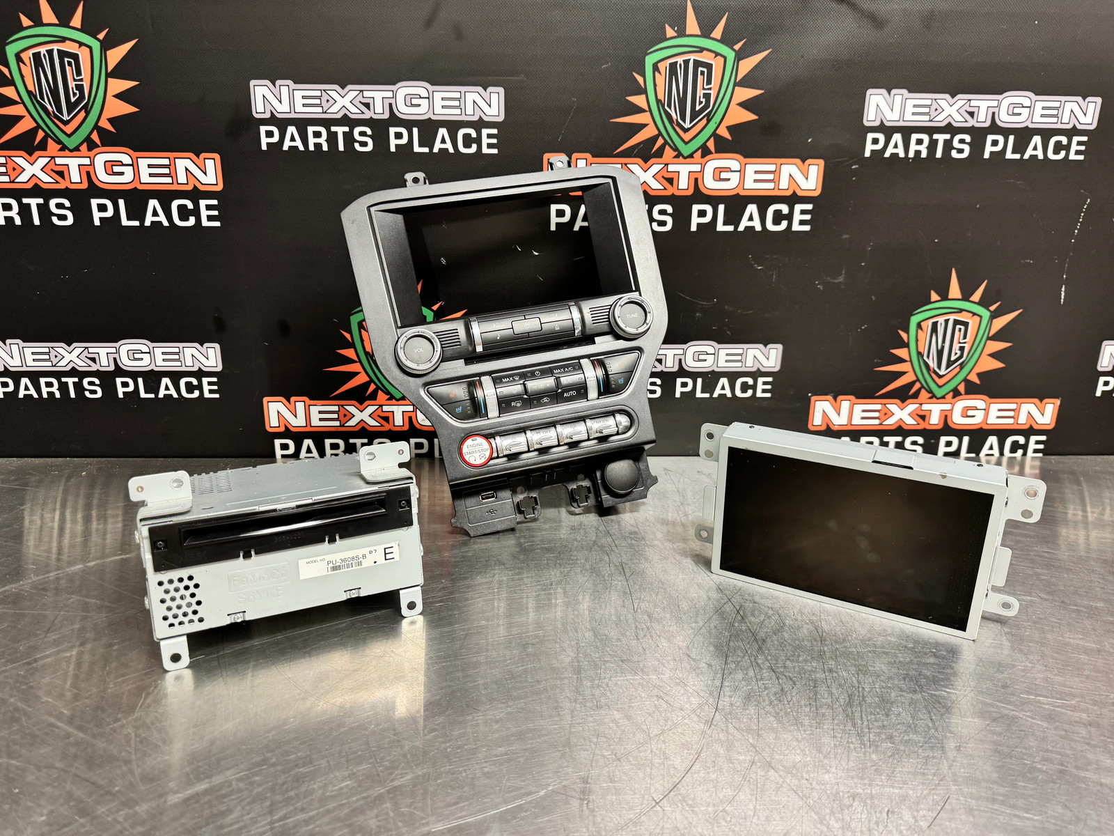 2015 FORD MUSTANG GT SYNC 2 NAVIGATION RADIO WITH SCREEN AND RECEIVER OEM #848