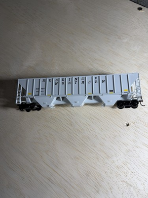 #ad HO Scale Reading Blue Mountain amp; Northern RBMN #9582 Covered Hopper No Box $55.99