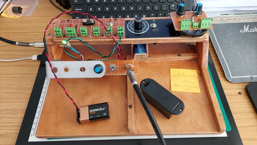 CIGAR BOX GUITARISTS! Build a 9 Volt 1 W Battery Guitar Amplifier (with SPEAKER) - Picture 18 of 22
