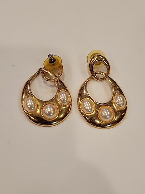 VINTAGE NAPIER GOLD TONE FAUX PEARL DANGLE DROP