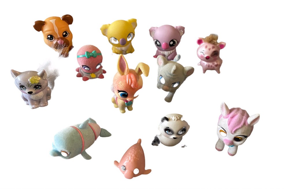 Lot of 12 figurines Disney Jr. TOTS & Little pet shop EUC
