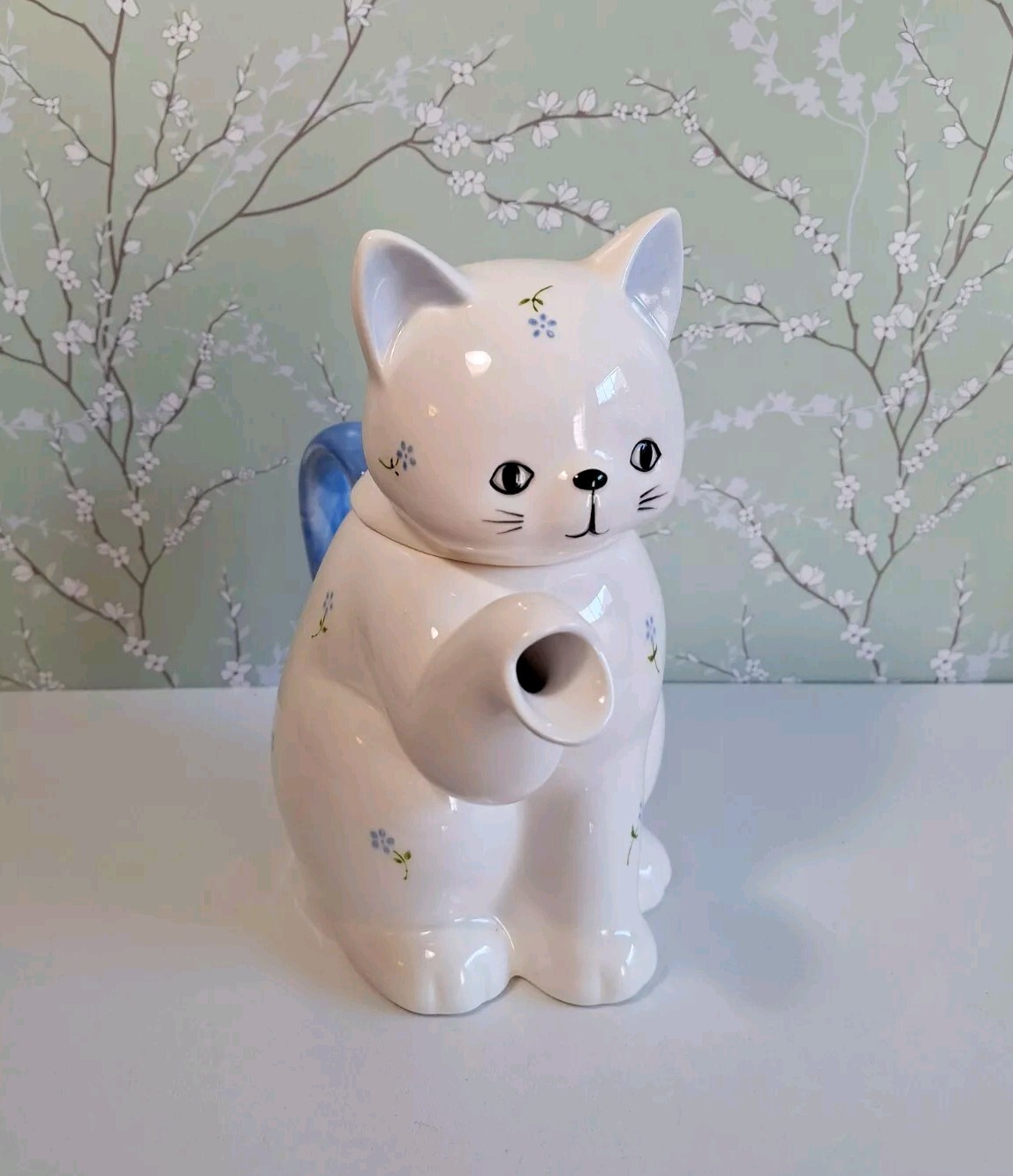 Vintage Otagiri Ceramic Teapot Blue & White Floral Cat 7 1/2 “ Tall Japan
