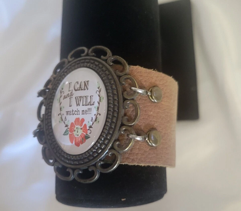 Plunder皮革袖口可调节扣环手链 — 第 3/4 张图片