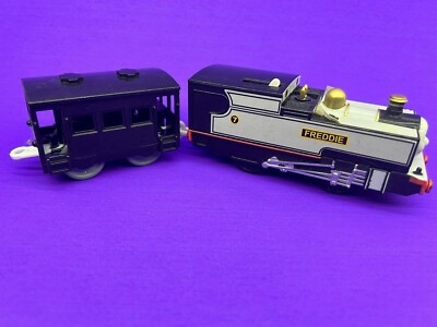 Thomas & Friends Trackmaster Motorized Fearless Freddie w/Black Car