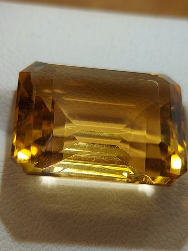 Large luminous citrine gemstone - faceted natural golden Quartz 19.95 CTS - Bild 4 von 16