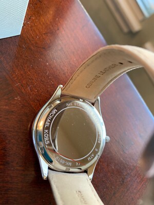 マドンナ・ルイーズ・ヴェロニカ・チコーネ Amazon.com: Michael Kors Magnolia MK1088 Sunglasses - (11086G