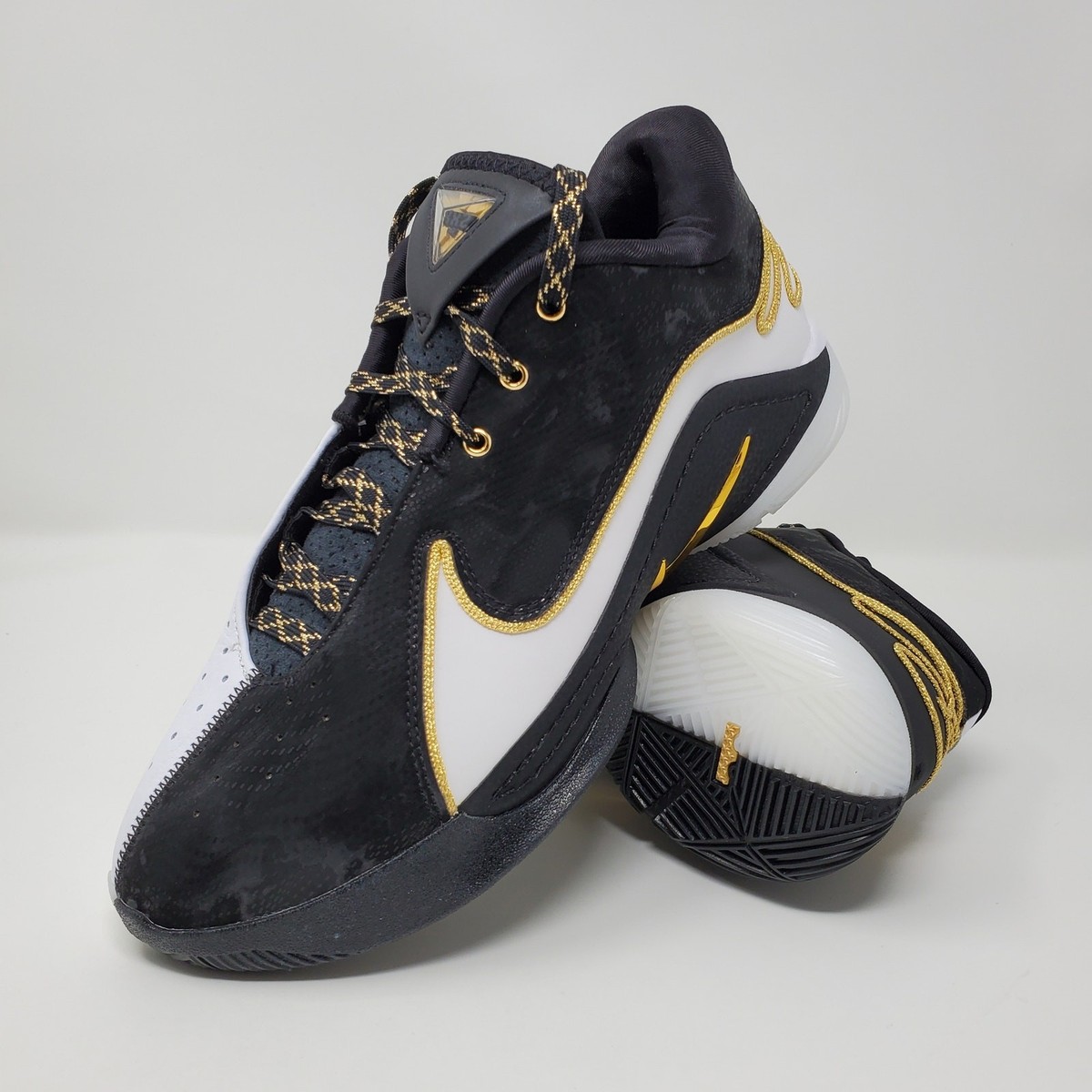 Nike LeBron XXII White Black Metallic Gold Shoes HV8454-100 Men's