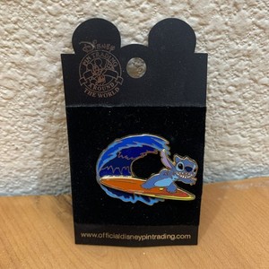 Disney Stitch Surfing A Wave Moving Surfboard Pin Lilo & Stitch