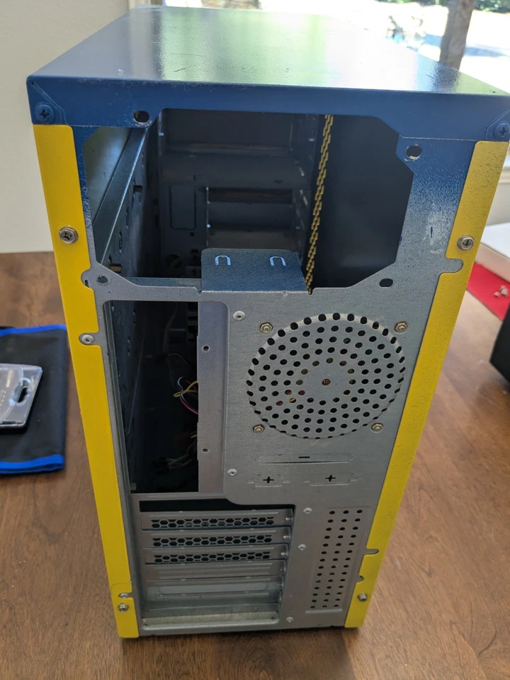 Vintage ATX PC case - Image 4 of 4