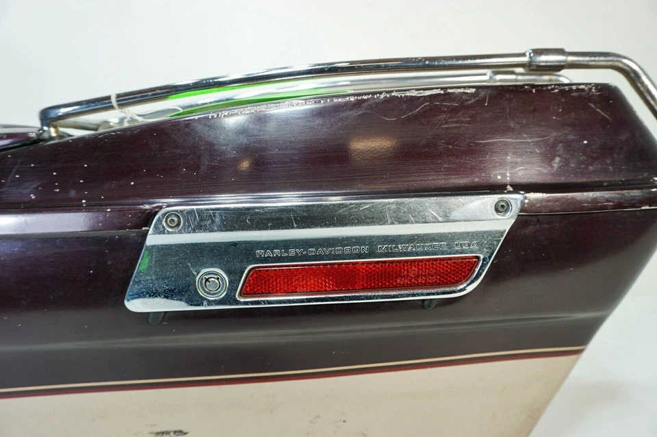 98 Harley Electra Ultra Touring FLHTCU OEM Right 1 Saddlebag Luggage NO Key 1236 - Image 2 of 4
