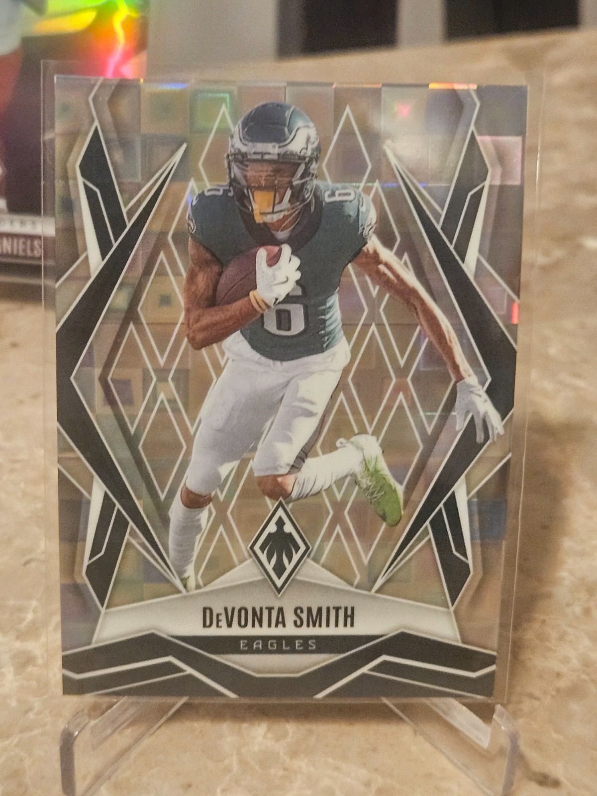2025 Panini Phoenix #12 DeVonta Smith Silver Pandora Prizm