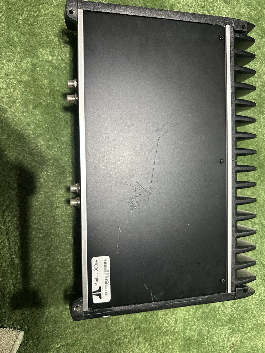 JL AUDIO 300/4 希少品　美音　高解像度 JL Audio 300/4 4 Channel Full Range Amplifier | 250-499W RMS