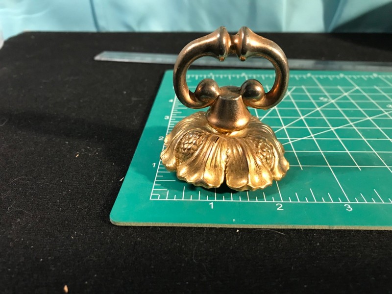 Vintage ceiling lamp hole filler, bridal bowl or Candy Dish handle. Ex cond.G-20