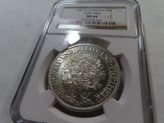 P54 Alemania Weimar 1927 A Plata 5 Marcas Roble NGC MS 66