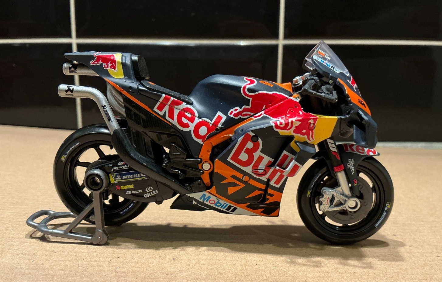 1:18 FACTORY KTM RC16 RED BULL SUPERB TOY MODEL MOTOGP JACK THRILLER MILLER #43