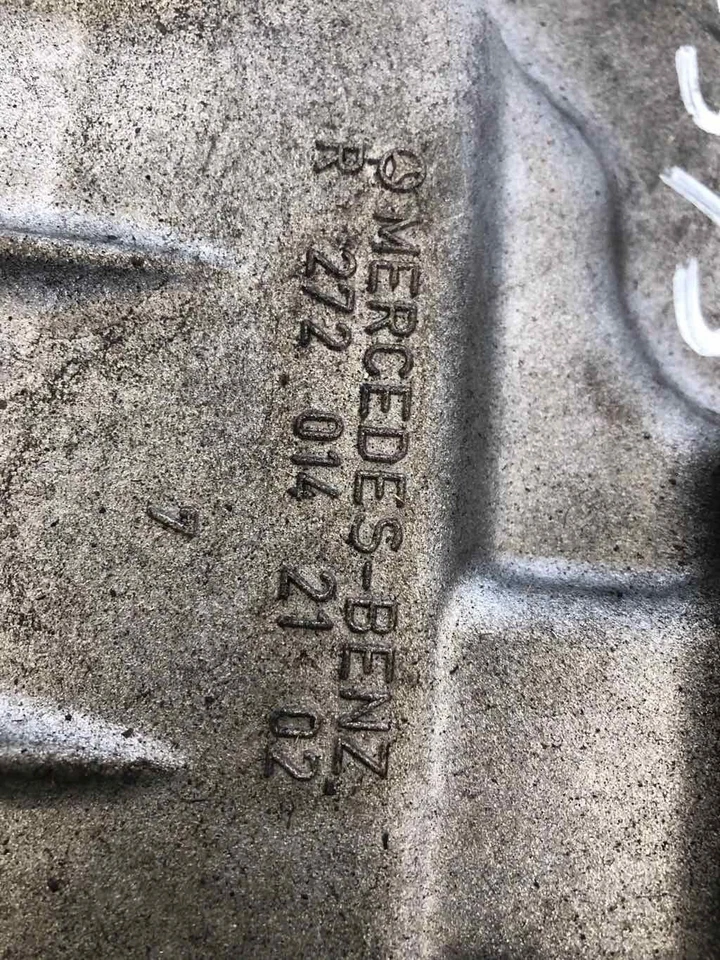 Mercedes Benz Clase C C300 2006-2011 cárter de aceite superior del motor 3,0 L tracción trasera R2720142102 Foto 4 de 4