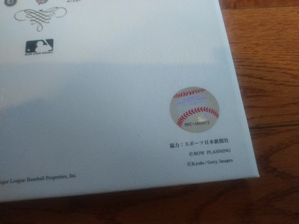 Ichiro Suzuki 3000 hits book Japanese commemorative postcards Seattle Mariners - Image 3 of 4