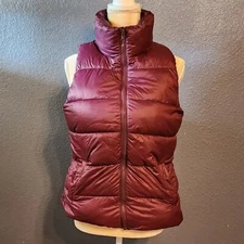 Old Navy Women's Burgundy Puffer Vest Size Small