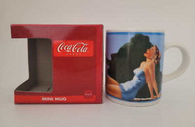 Coca-Cola Mini Mug To play refreshed IV of IV Mini-Tasse Sammeltasse OVP